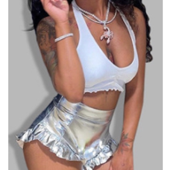 Silver metallic shorts (Brand New) - Picture 2 of 2